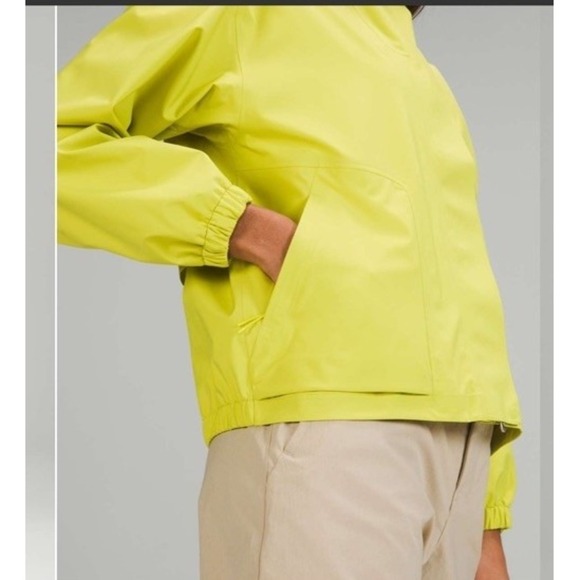 LULULEMON LAB Waterproof Shell Women's Size 12 Yellow Serpentine $248 Jacket - Picture 4 of 12